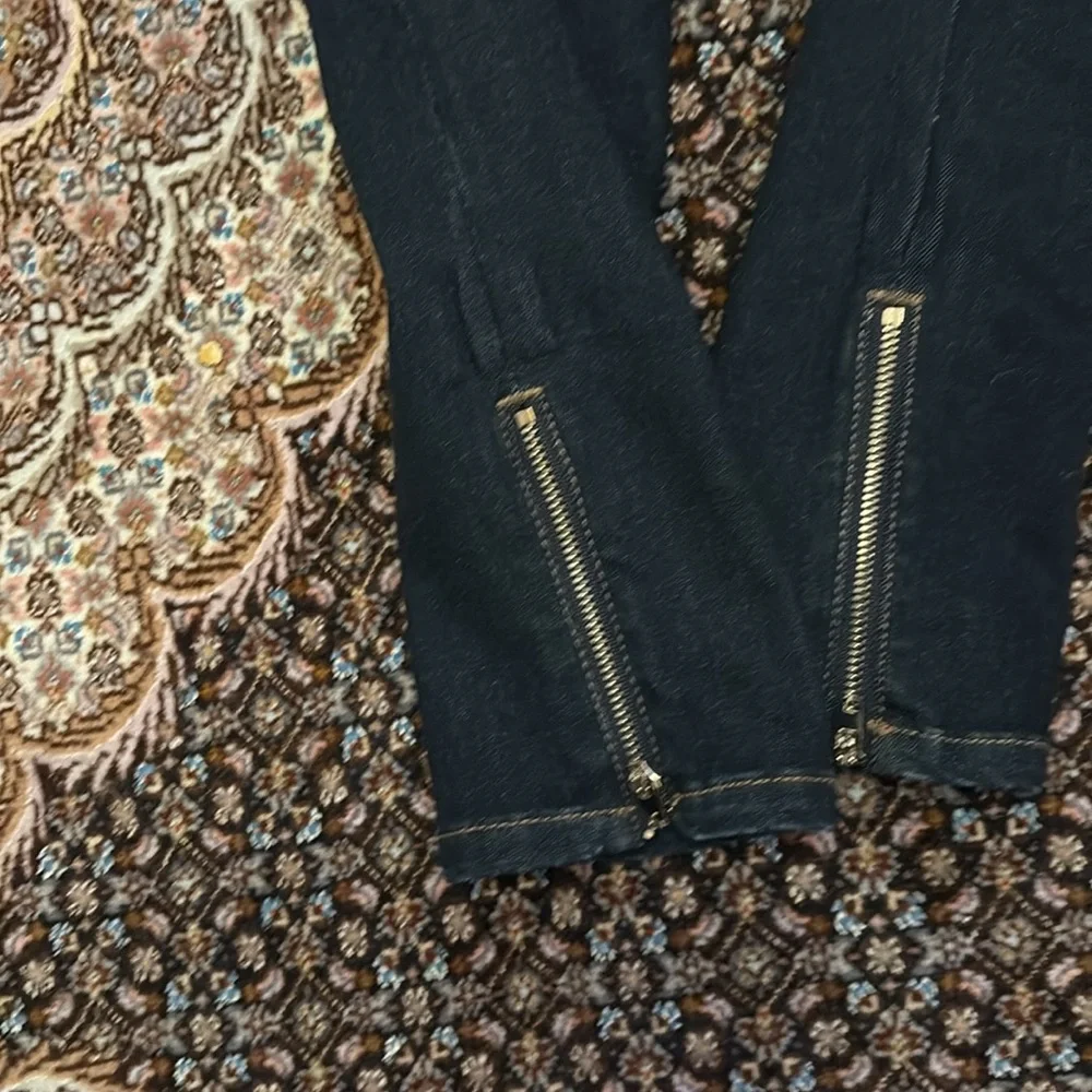 Classic Black Women's Jeans - Picture 7 of 10